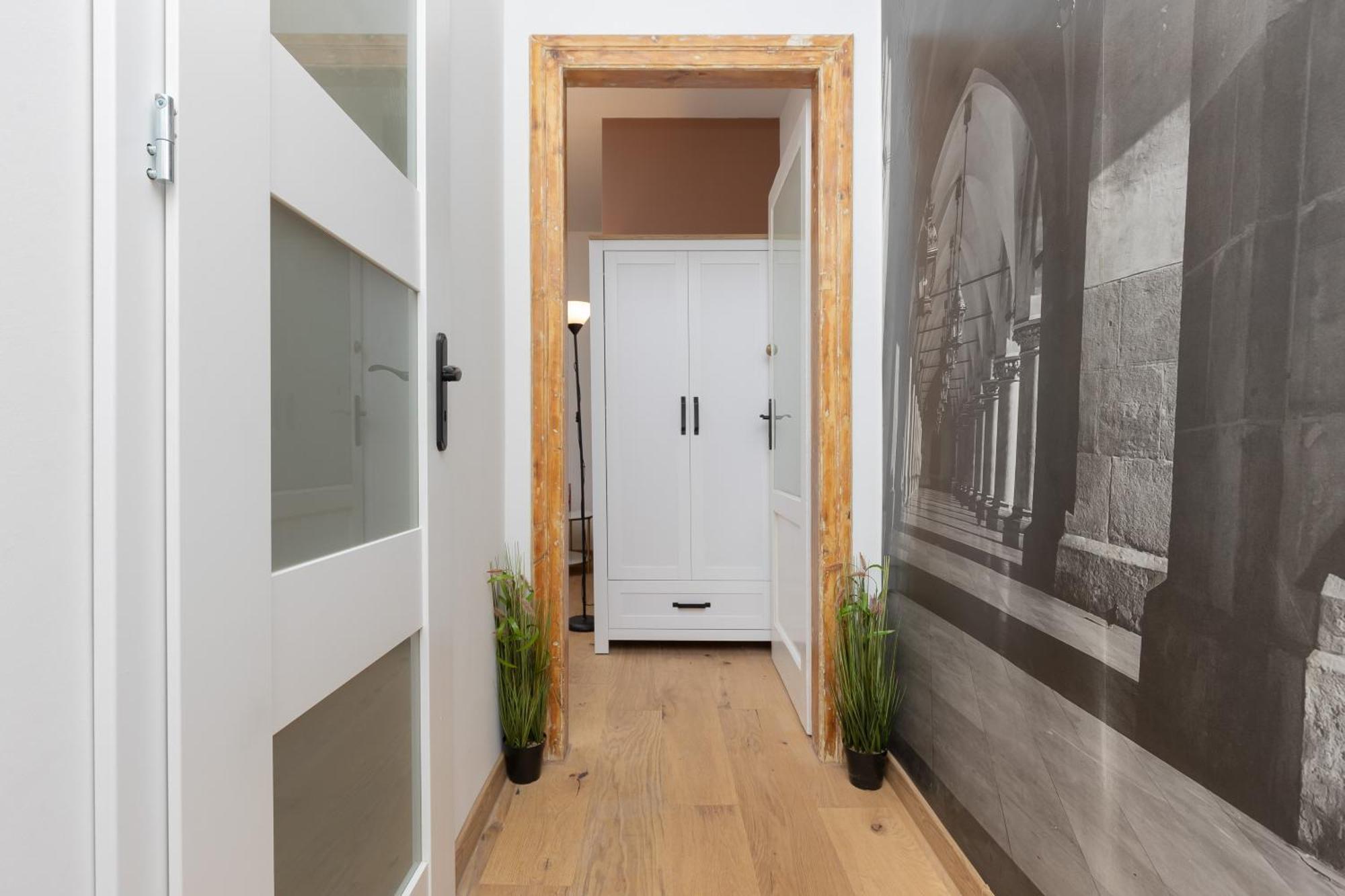 Apartament One-bedroom Kazimierz For Office Starowislna By Renters Kraków